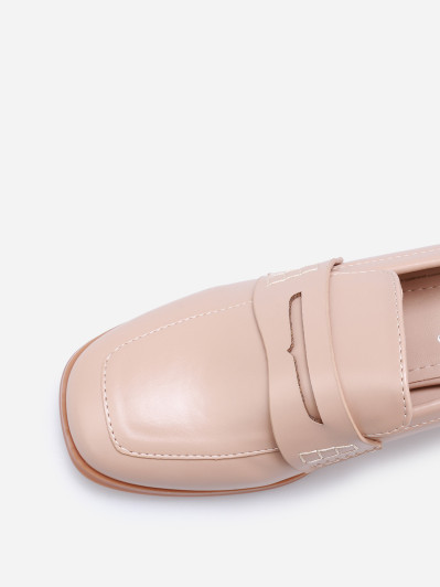 Mocassins à talon et surpiqûres