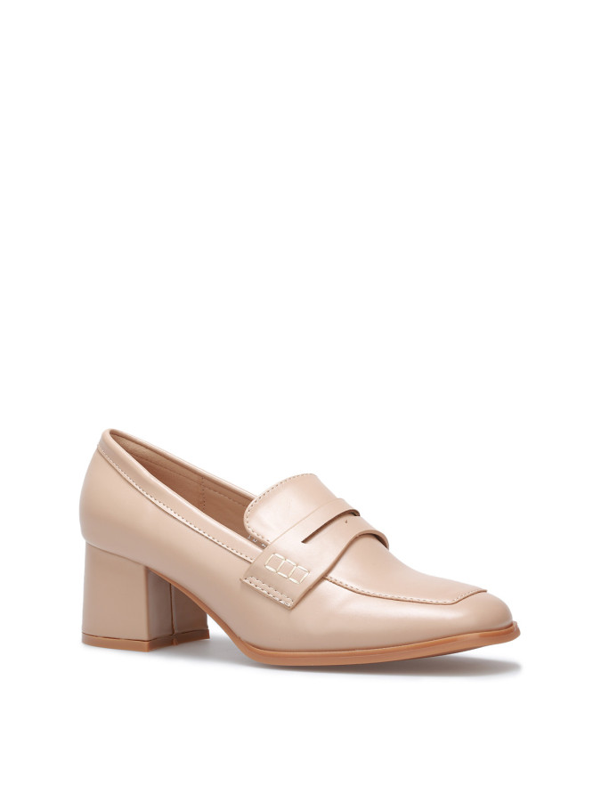 Mocassins à talon et surpiqûres