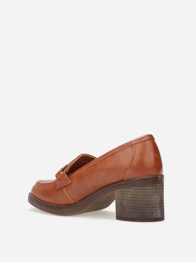 Mocassins à talon et mors métallique