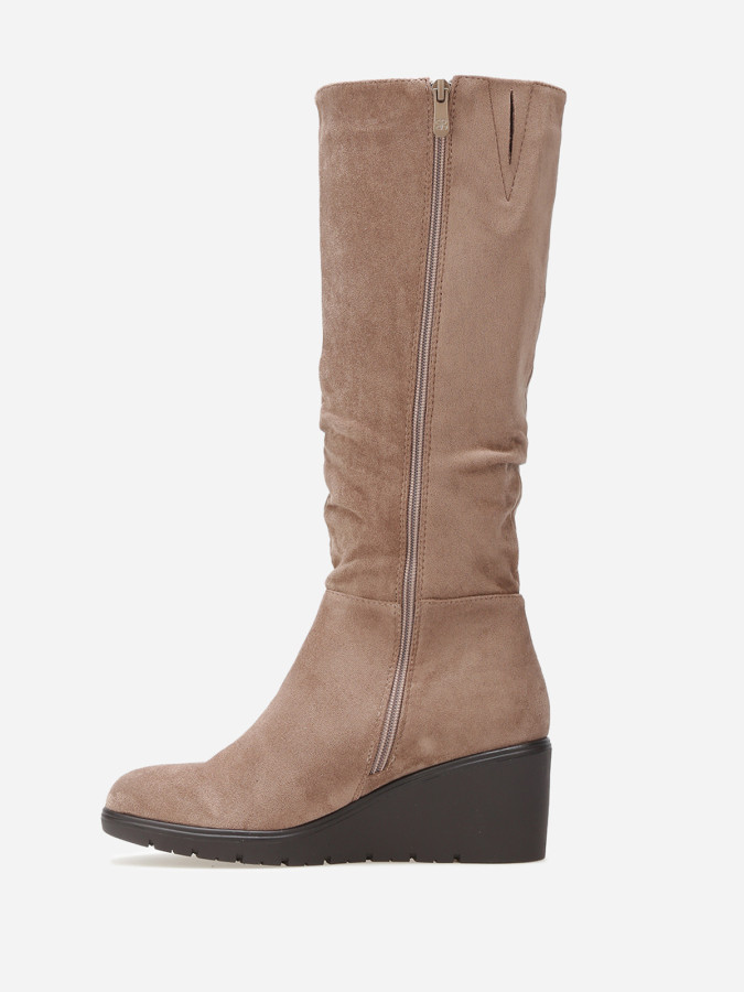 Bottes plissées et compensées en suédine