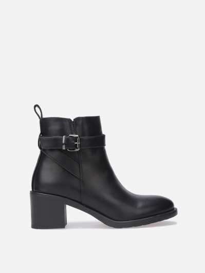 Bottines à bride et boucle métallique