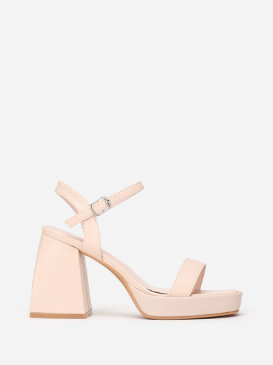 Sandales beiges à talon trapèze