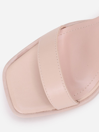 Sandales beiges à talon trapèze