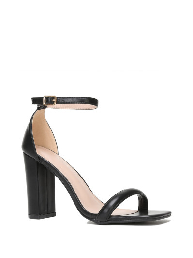 Sandales noires à bout ouvert carré