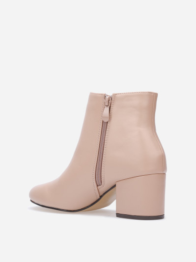 Bottines à talon et bout rond