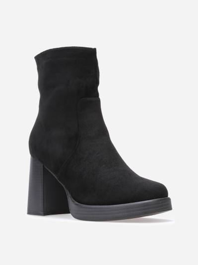 Bottines en suédine à bout et talon carrés