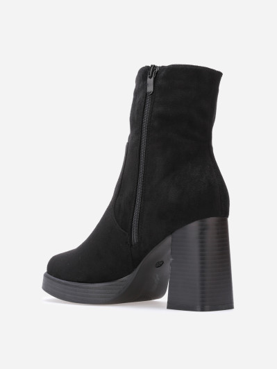 Bottines en suédine à bout et talon carrés