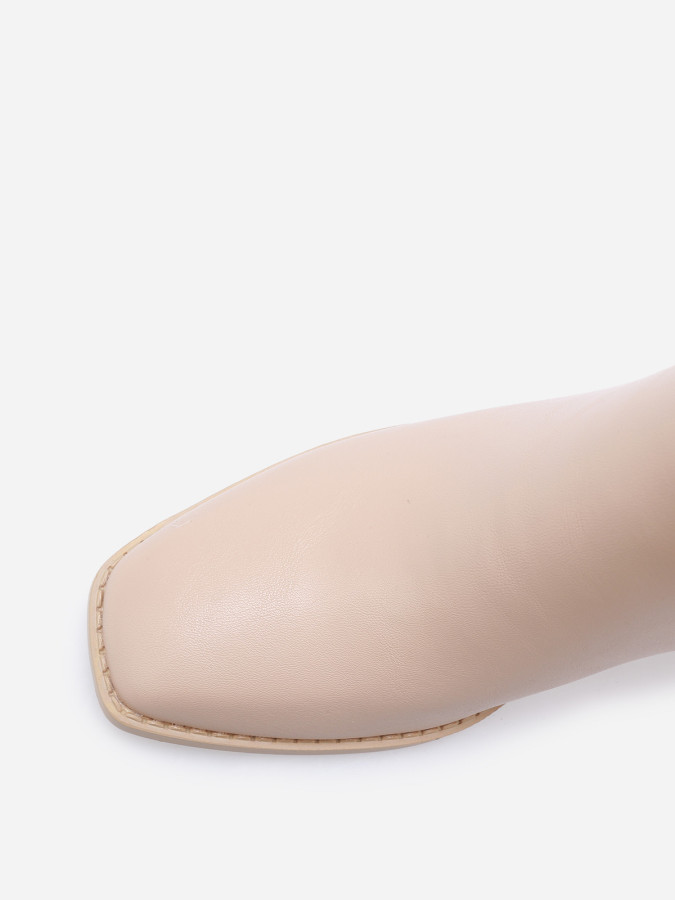 Bottines à talon carré et mors doré