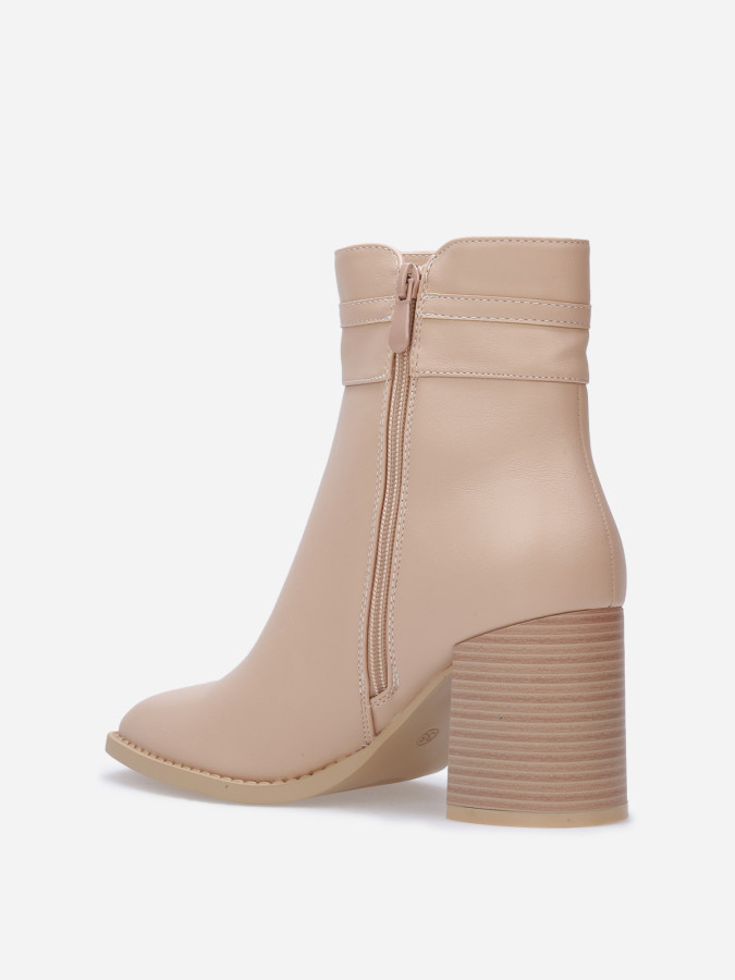 Bottines à talon carré et mors doré