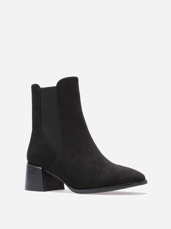 Chelsea en suédine à détail métallique