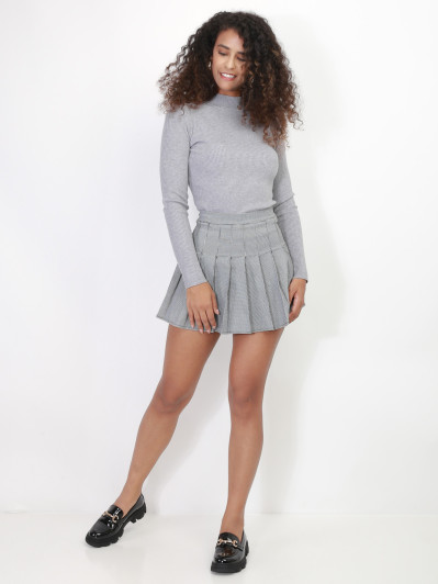 Jupe courte plissée et évasée