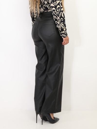 Pantalon évasé et enduit