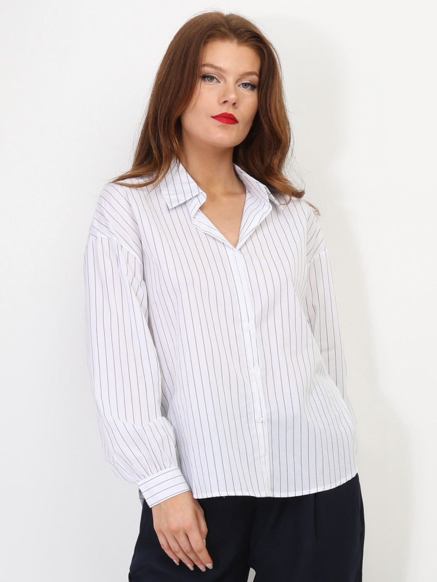 Chemise à fines rayures