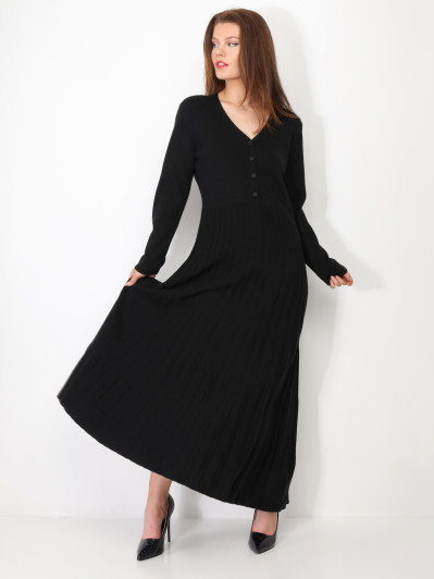 Robe longue plissée à boutons