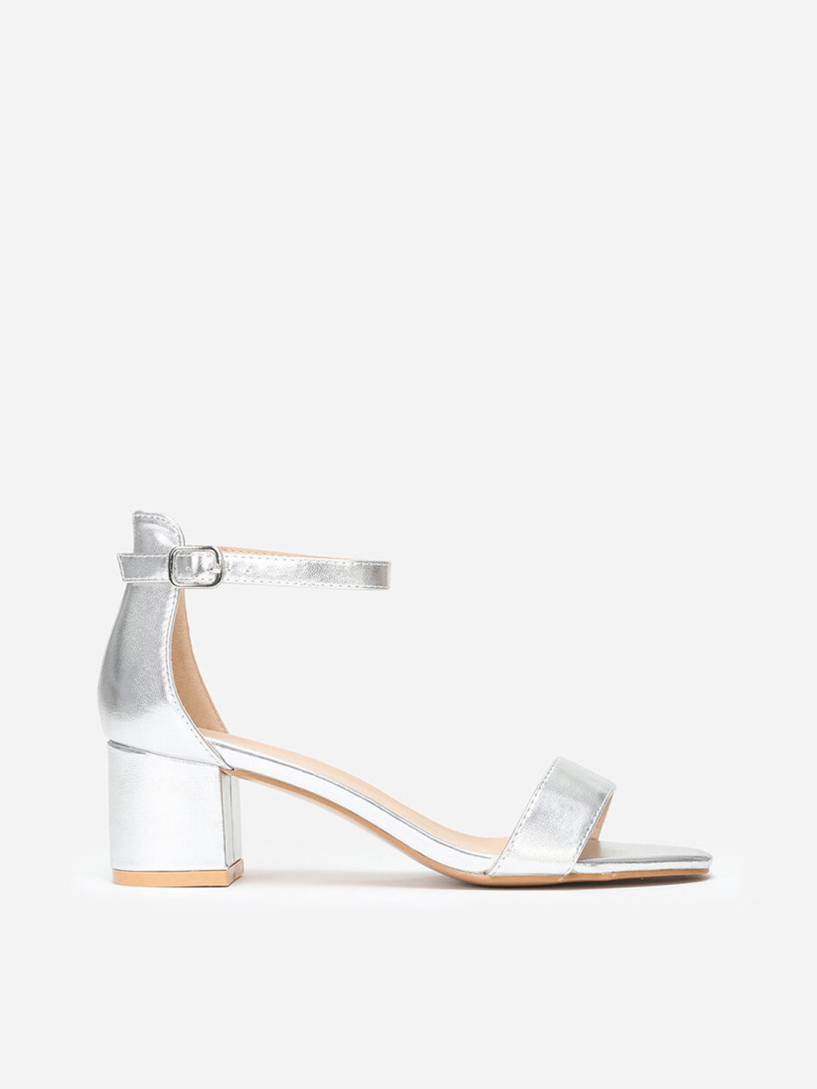 Sandales argentées en simili à petit talon