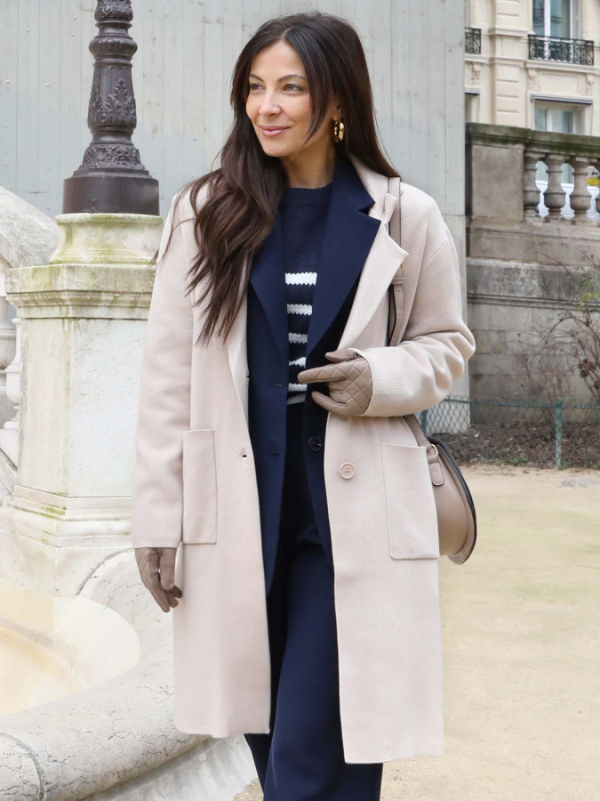 Gilet mi-long avec poches et revers de col