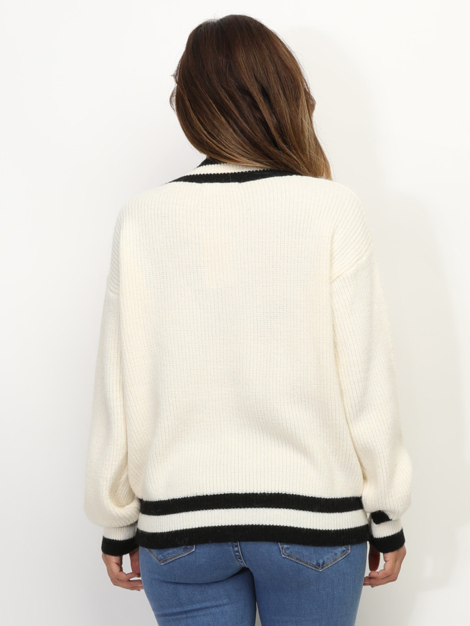 Pull en maille rayé à col V