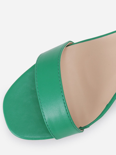 Sandales carrées vertes en simili