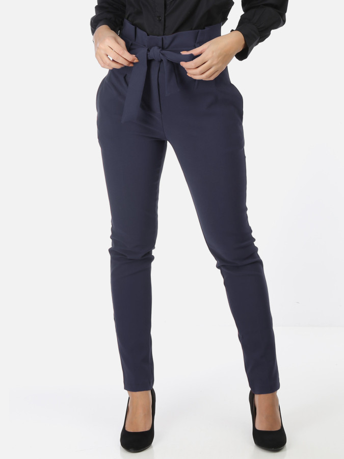Pantalon avec ceinture à nouer