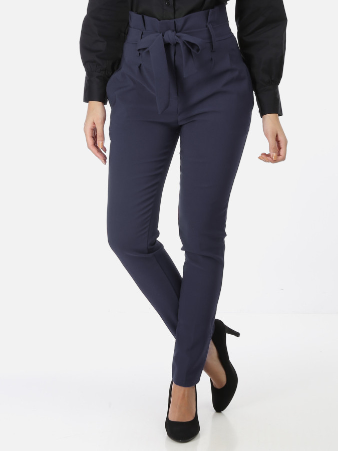 Pantalon avec ceinture à nouer