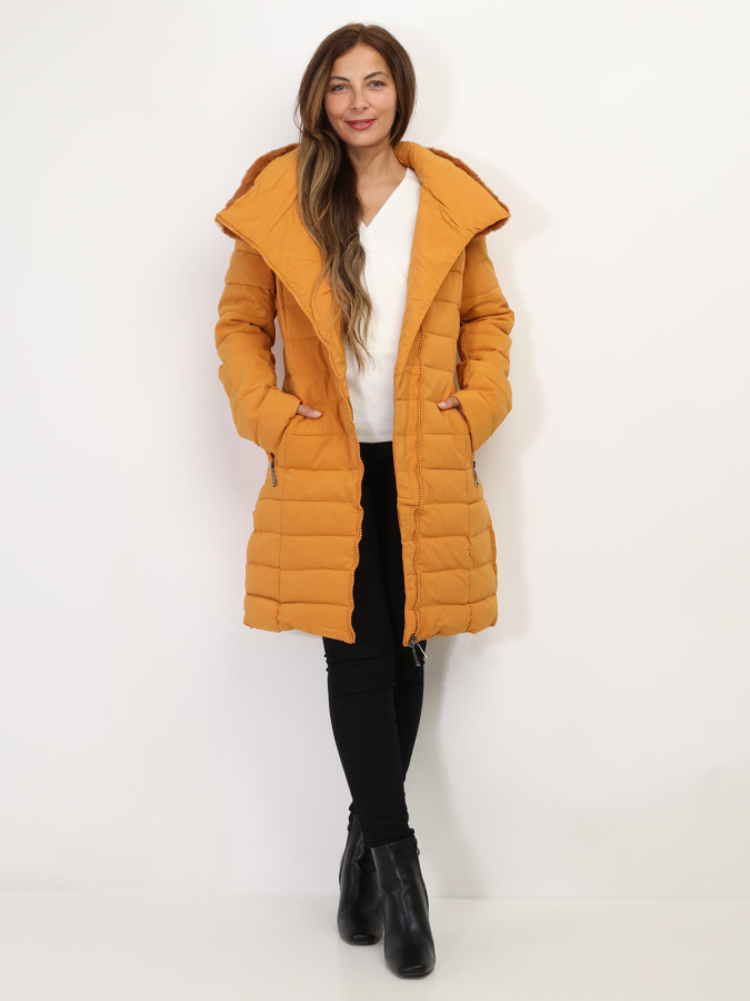 Doudoune cintrée à col fourré