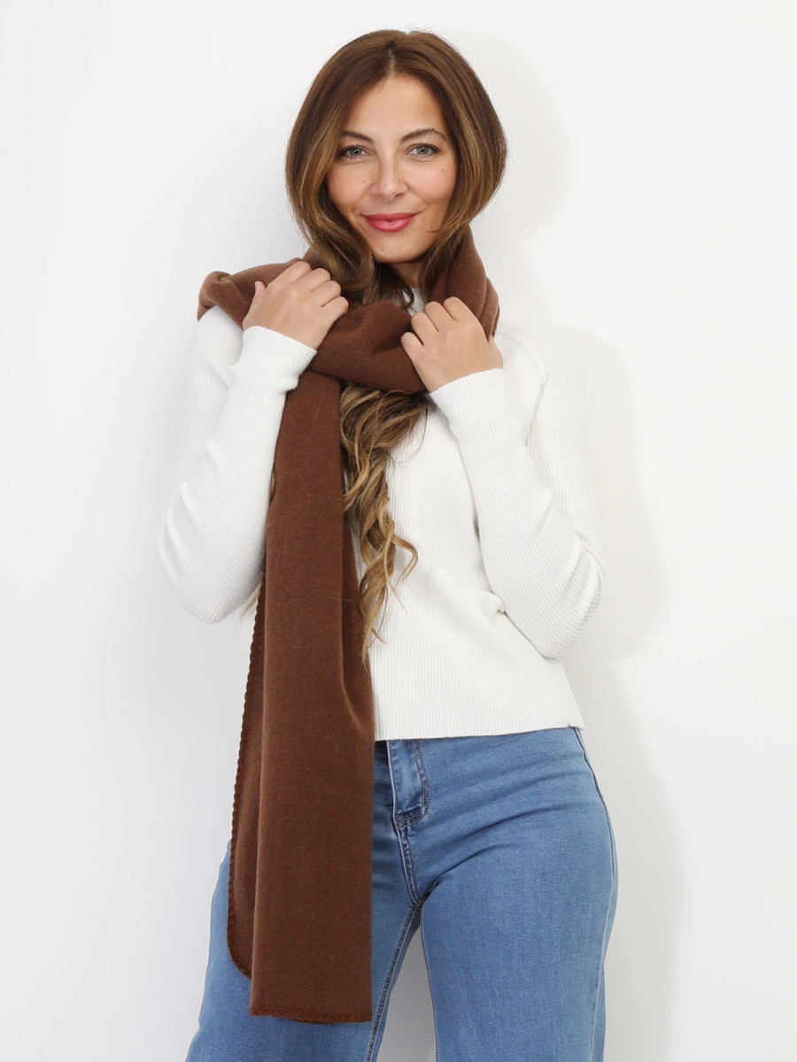 Écharpe unie à bords arrondis