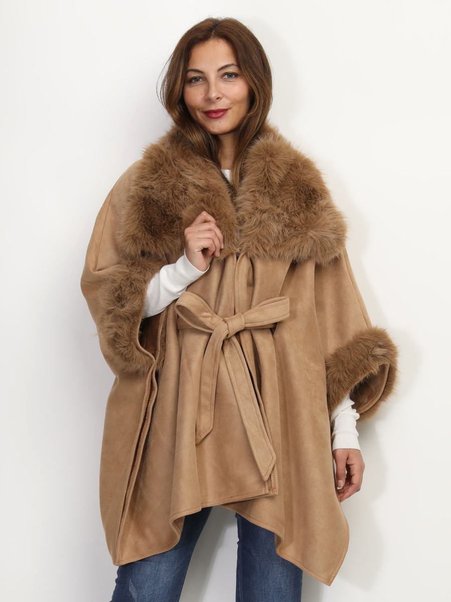 Poncho ceinturé à détails fausse fourrure