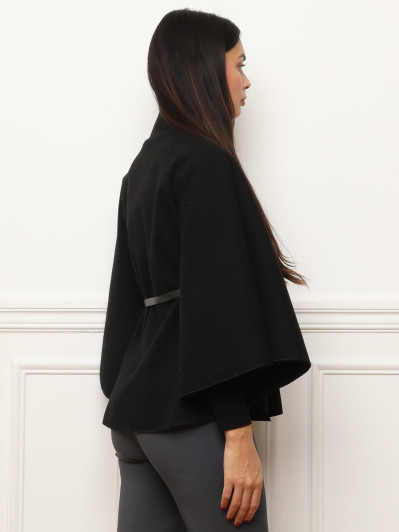 Cape ceinturée avec boutons