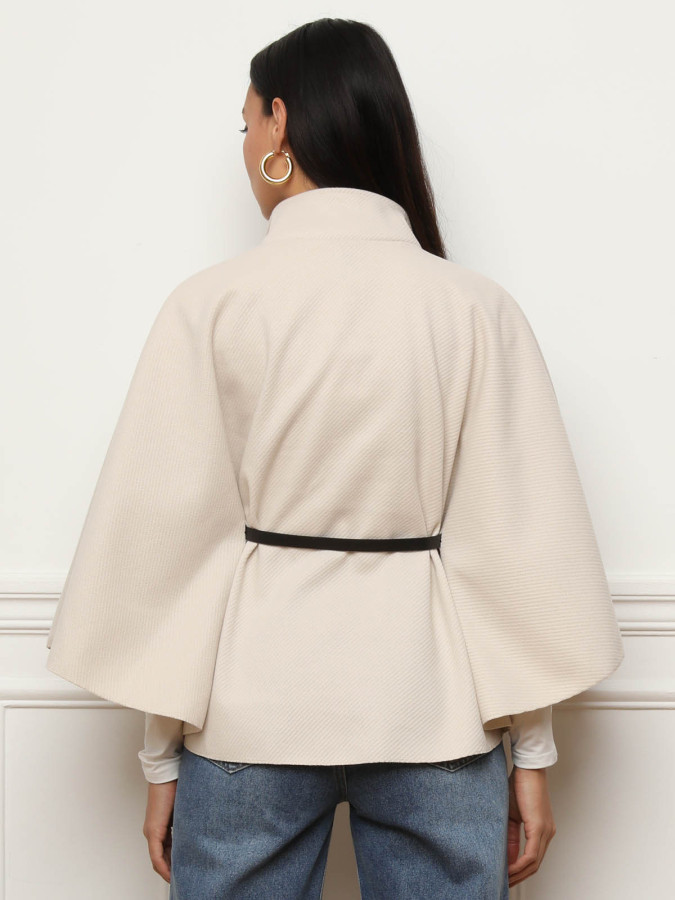 Cape ceinturée avec boutons