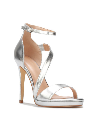 Sandales à talon aiguille et brides