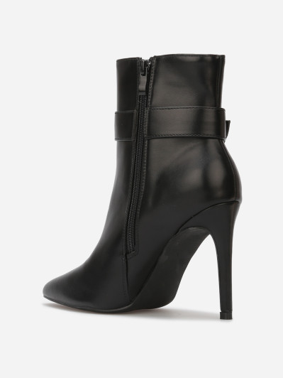 Bottines à bout pointu et boucle