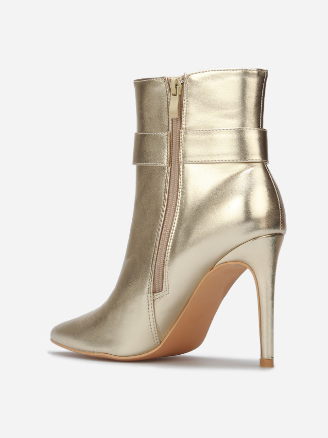 Bottines à bout pointu et boucle