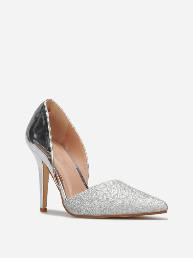 Escarpins à découpe et paillettes