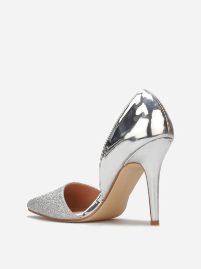 Escarpins à découpe et paillettes