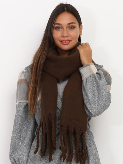 Écharpe duveteuse à franges