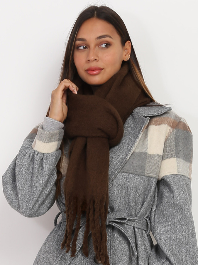 Écharpe duveteuse à franges