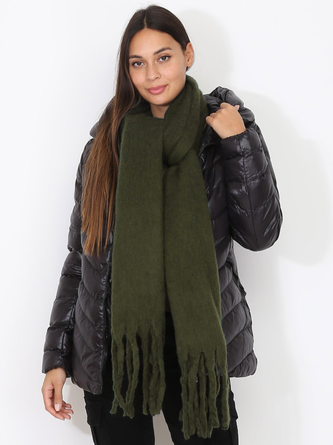 Écharpe duveteuse à franges