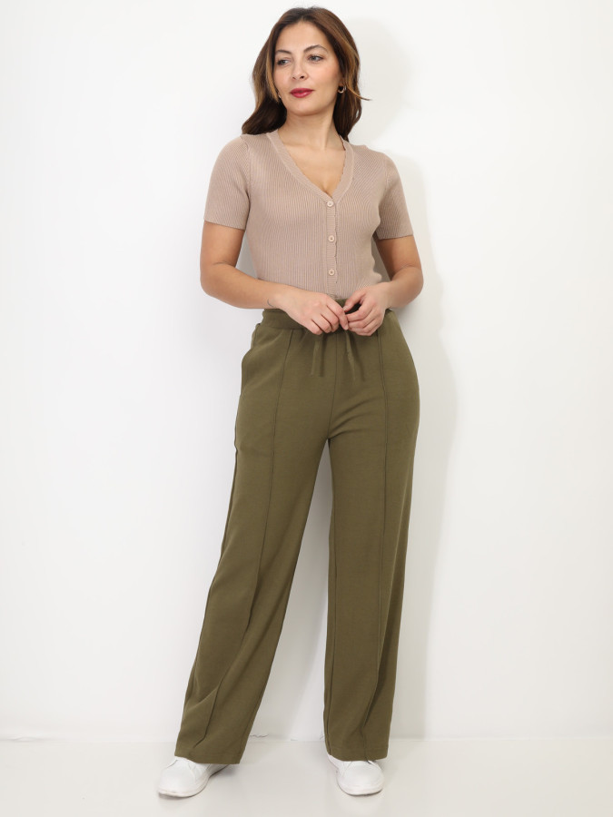 Jogging droit et coutures apparentes