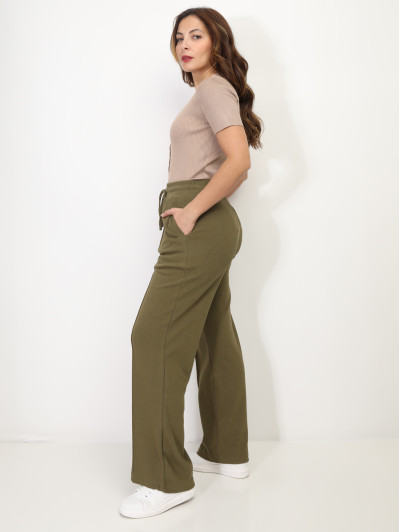 Jogging droit et coutures apparentes