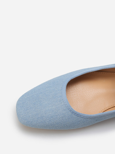 Ballerines à bout carré et bride