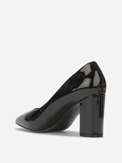 Escarpins vernis à bout pointu