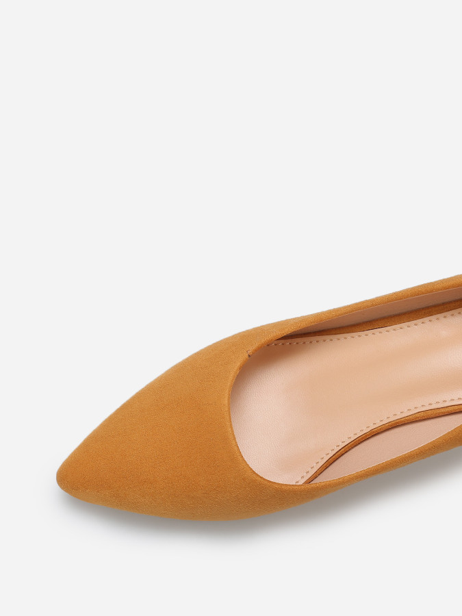 Escarpins en suédine à bout pointu