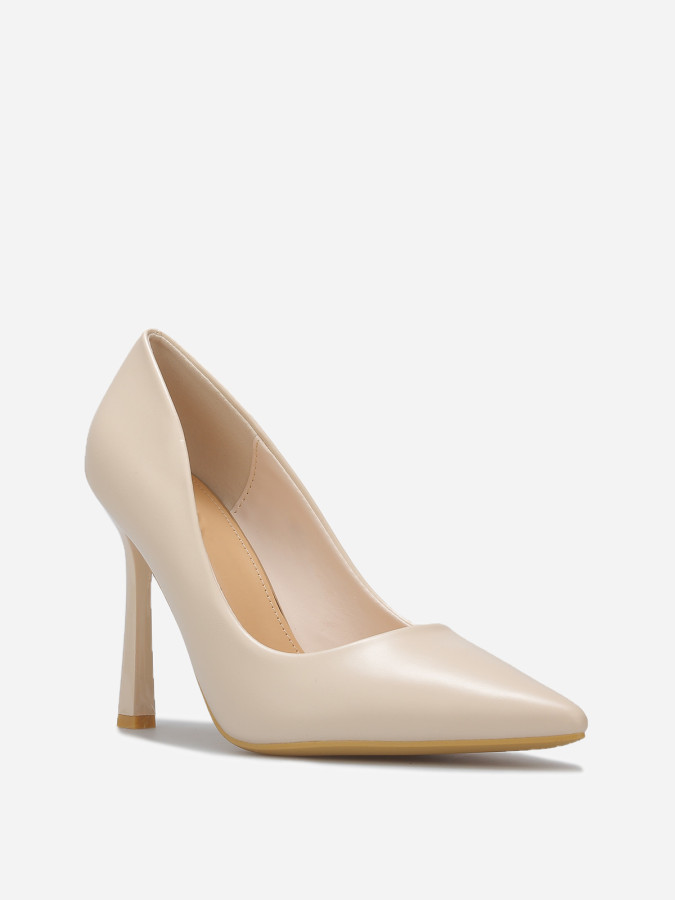 Stilettos pointus à talon verni