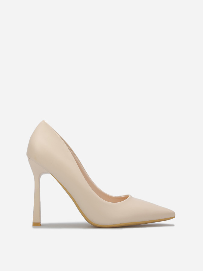 Stilettos pointus à talon verni