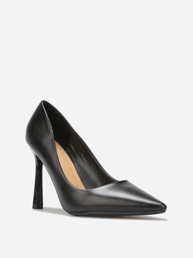 Stilettos pointus à talon verni