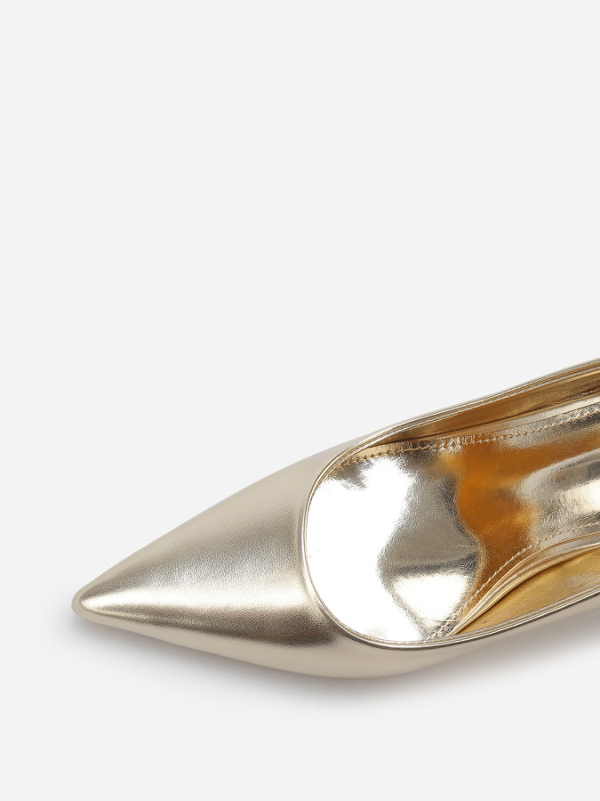 Escarpins pointus basiques en simili