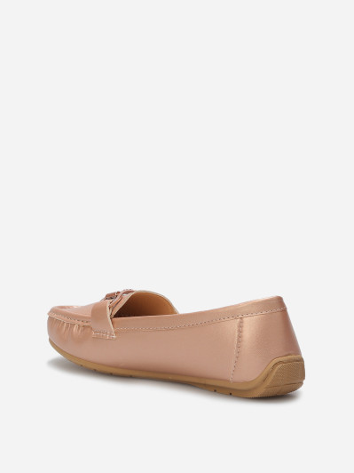 Mocassins slippers à mors métallique