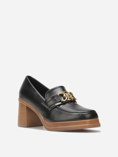 Mocassins à talon et boucle dorée