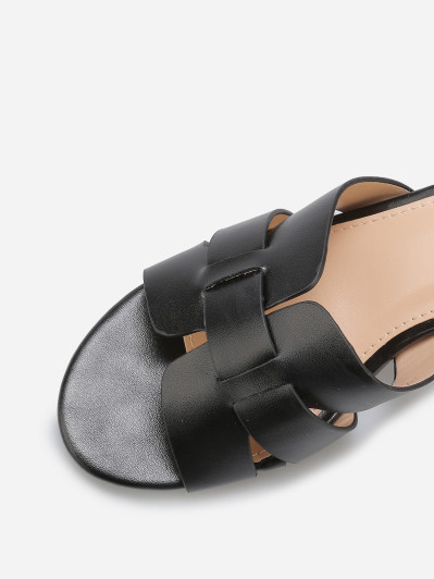 Mules à talon et brides entrecroisées