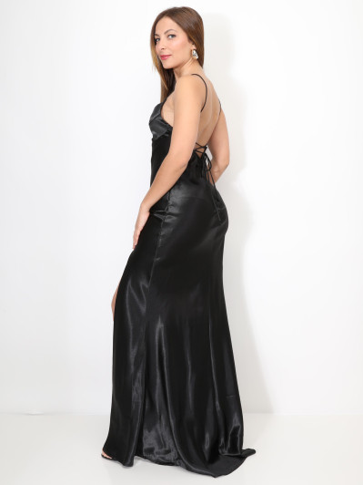 Robe longue satinée et fendue